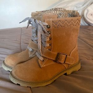 Roxy- New roxy Tahoe boots